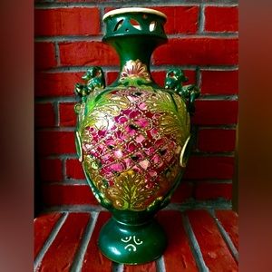 Emerald Green Exotic Design Medium Sized Vase